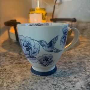 The English Mug Co Fine China Blue and White Hummingbird Footed Mug